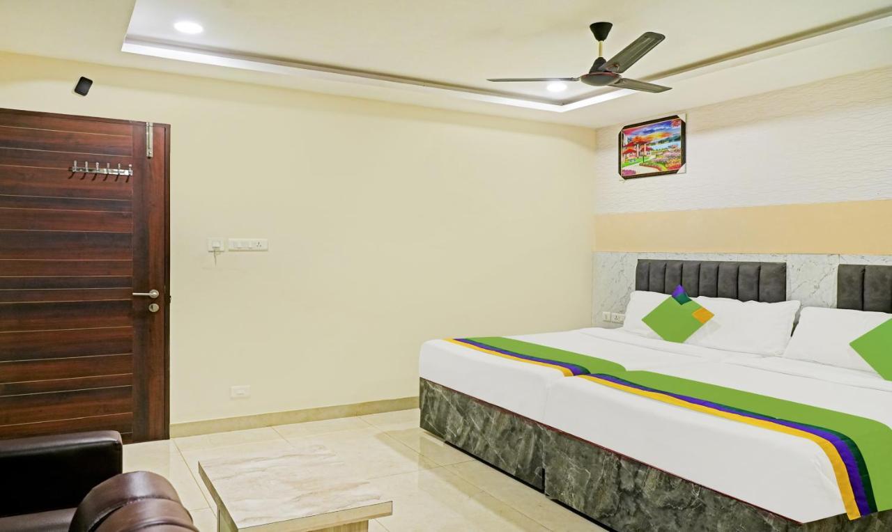 Treebo Trend Jsn Grand Hotel Vijayawāda Exterior foto